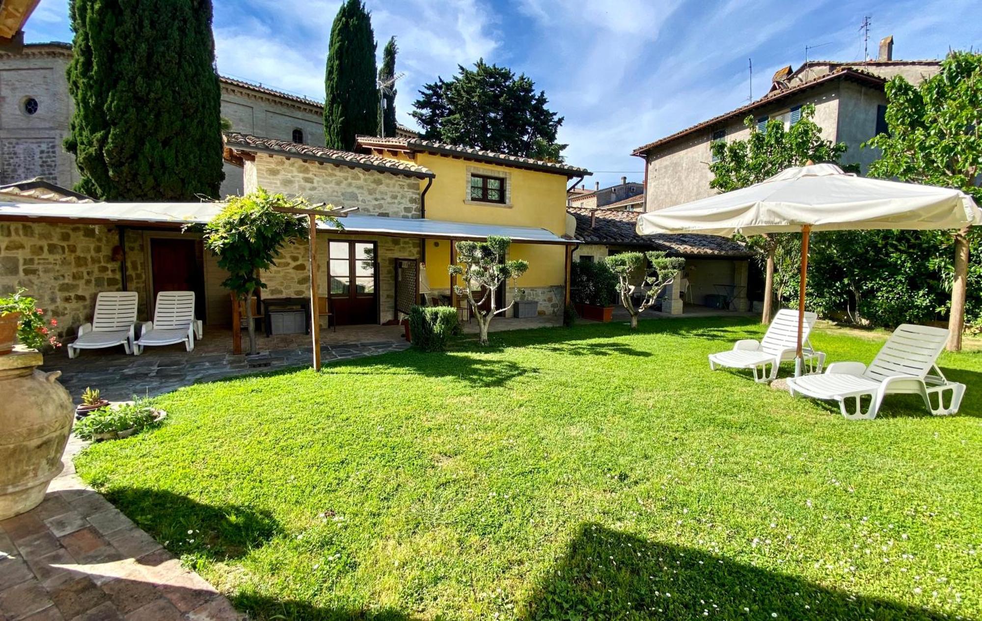 Il Cortile Delle Rose Holiday House ペルージャ エクステリア 写真