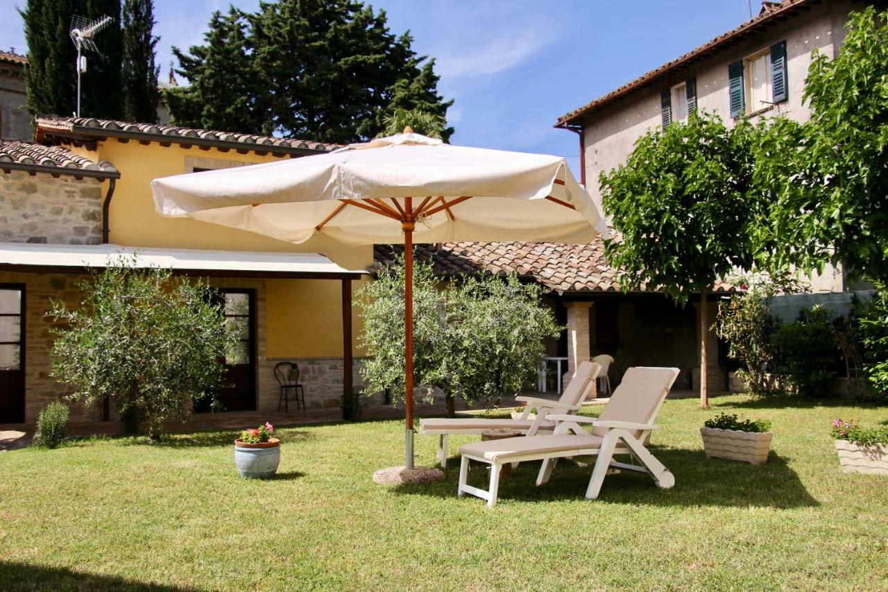Il Cortile Delle Rose Holiday House ペルージャ エクステリア 写真